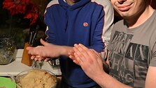 &bdquo;Ventukai&ldquo; ir Akmenės kra&scaron;to choras virė cepelinus