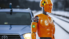 Traukinio ir automobilio stabdymo eksperimentas