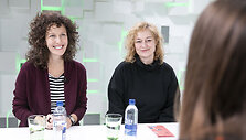 15min studijoje &ndash; festivalio &bdquo;Sirenos&ldquo; meno vadovė Kristina Savickienė ir lietuvi&scaron;kosios programos koordinatorė Agnė Pulokaitė