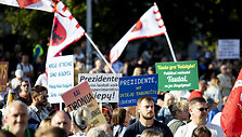 Katedros aik&scaron;tėje &ndash; &Scaron;eimų sąjūdžio mitingas