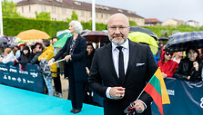 Monika Liu žengė turkio spalvos kilimu