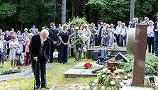 Atsisveikinimas su aktoriumi Regimantu Adomaičiu