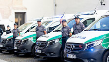 Naujų policijos automobilių &bdquo;Mercedes-Benz&ldquo; perdavimas.