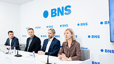 Spaudos konferencija apie saulės energijos potencialą pastatų stogams