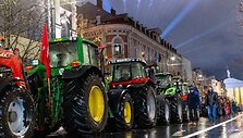 Mitinguojantys ūkininkai trečiadienio vakarą