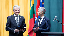 Ginatas Nausėda, Darius Jauni&scaron;kis