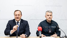 Vladislavas Kondratovičius, Arūnas Paulauskas