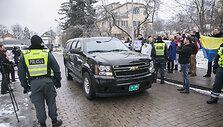 Prie JAV ambasados protestuoti susirinkę prorusi&scaron;ki veikėjai sulaukė atkirčio