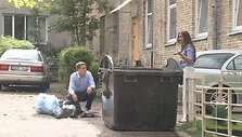 Ieva Gervinskaitė rausėsi &scaron;iuk&scaron;lių konteineryje