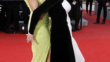 Aktorės Freida Pinto (kairėje) ir Jane Fonda