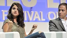 Selena Gomez ir MTV kanalo prezidentas Stephenas Friedmanas