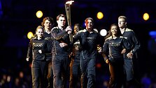 Olimpinę ugnį įžiebė Didžiosios Britanijos jaunieji sportininkai