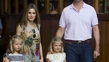 Princas Felipe ir princesė Letizia su dukromis Leonor (kairėje) ir Sofia