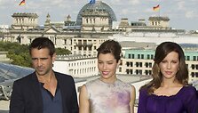I&scaron; kairės: Colinas Farrellas, Jessica Biel ir Kate Beckinsale