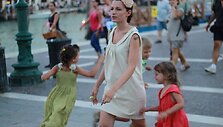 Viktorija Jakučinskaitė su dukromis Ieva Maja ir Veronika