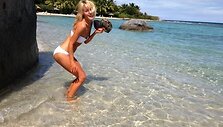 Hayley Roberts Nekerio saloje