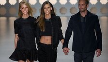 I&scaron; kairės: Erin Heatherton, Izabel Goulart ir Paulas Walkeris