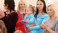 Viktorija Mauručaitė su dukromis Angela ir Gabriele
