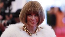 Be kirpčiukų neįsivaizduojama savo aik&scaron;tingu charakteriu i&scaron;siskirianti mados karalienė Anna Wintour.