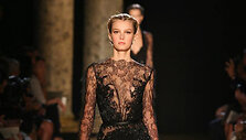  Elie Saab naujausia &bdquo;haute couture&ldquo; kolekcija