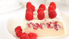 Pusiau &scaron;altas itali&scaron;kas desertas &bdquo;semifreddo&ldquo;