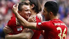 Xherdanas Shaqiris, Danielis van Buytenas ir Emre Canas