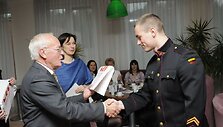 Konstitucijos egzamino nugalėtojai susitiko su Konstitucijos rengėjais