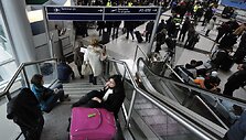 Budape&scaron;to oro uoste dėl elektros sutrikimų sustojo darbas 
