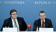 Linas Linkevičius su auk&scaron;čiausiais Latvijos pareigūnais aptarė dvi&scaron;alių santykių darbotvarkę