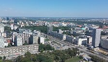 Var&scaron;uva i&scaron; auk&scaron;tai nuo stalininio dangoraižio