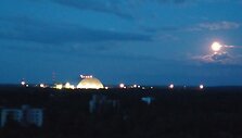 Sarkofago vaizdas nuo vieno i&scaron; Pripetės daugiabučių stogų