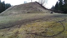 Motociklais i&scaron;važinėtas Kudinų piliakalnis ir jo apylinkės