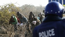 Policijos ir darbininkų susidūrimas PAR