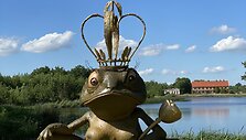 Pakruojo dvaras ruo&scaron;iasi gėlių festivaliui