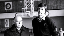 Arvydas Sabonis su tėvu Andriumi (1982 m.)
