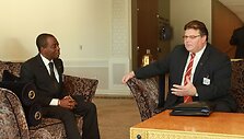 Linas Linkevičius su Dramblio Kaulo Kranto ministru Charles Koffi Diby