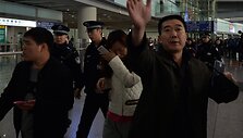 &bdquo;Malaysia Airlines&ldquo; lėktuvo keleivių artimieji Pekine