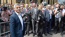 Sadiqas Khanas