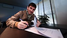 Lionelis Messi pasira&scaron;ė naują sutartį su &bdquo;Barcelona&ldquo;.