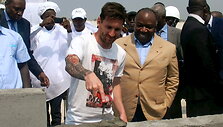 Lionelis Messi ir Gabono prezidentas Ali Bongo Ondimba