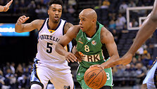 Gregory Vargas (8) ir Courtney Lee (5)