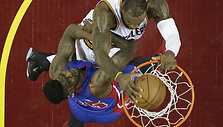 LeBronas Jamesas deda į krep&scaron;į