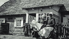 Malvina &ndash; Irma Marčienė, Akvelina &ndash; renginių organizatorė ir dorinio ugdymo mokytoja Au&scaron;relė Sereikienė (kairėje)