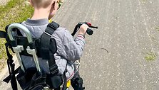 Matui reikia pagalbos, kad jis galėtų vaik&scaron;čioti savaranki&scaron;kai