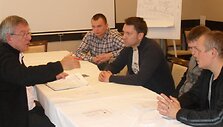 Baltarusijos delegacija susitikime su prancūzu Patricku Robinu