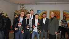 Geriausi Elektrėnų ledo ritulininkai: R.Bacevičius, M.Marcinkevičius, Ledo ritulio federacijos vadovas P.Nausėda, D.Žukovas, S.Krumkač ir ir buvęs &bdquo;Energijos&ldquo; vadovas A.Visockas
