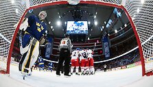 &Scaron;vedijos ledo ritulininkai pasaulio čempionatą pradėjo nesėkme