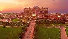Brangiausias pasaulio vie&scaron;butis &bdquo;Emirates Palace&ldquo;