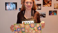 Tapyba ant vandens muziejų naktyje