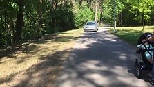 &bdquo;CityBee&ldquo; priklausantis &bdquo;Volkswagen&ldquo; važinėjo Panemunės &scaron;ilo pėsčiųjų takais